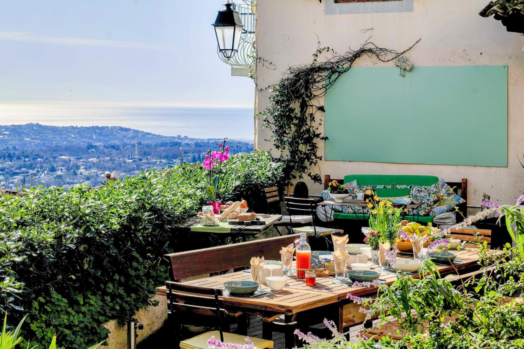 The Frogs' House - Yoga Retreat Bed & Breakfast Saint-Jeannet  Dış mekan fotoğraf
